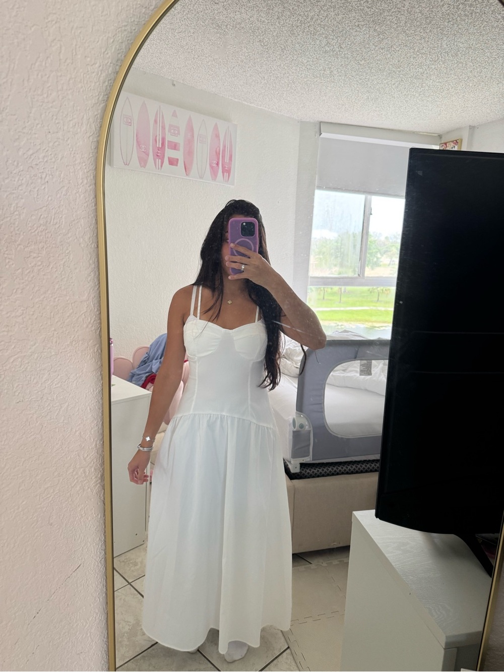 Elegant White Spaghetti-Strap Maxi Dress